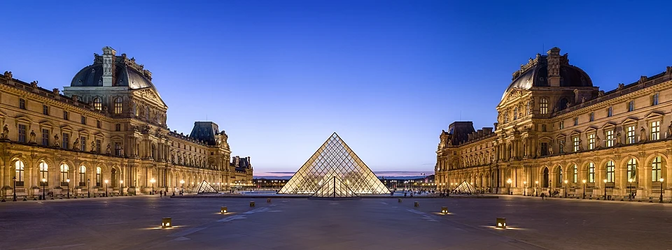 "Mona Who?": The Louvre's Merchandise Becomes a Media Sensation in Veneto