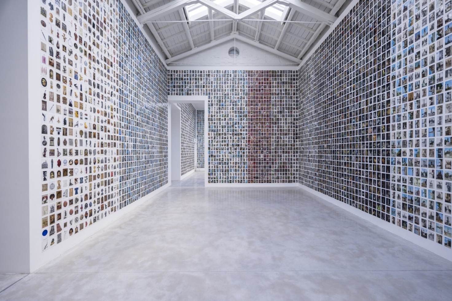 Spanish Pavilion at the Venice Biennale 2026: Oriol Vilanova Transforms Postcards into a Museum of Memor